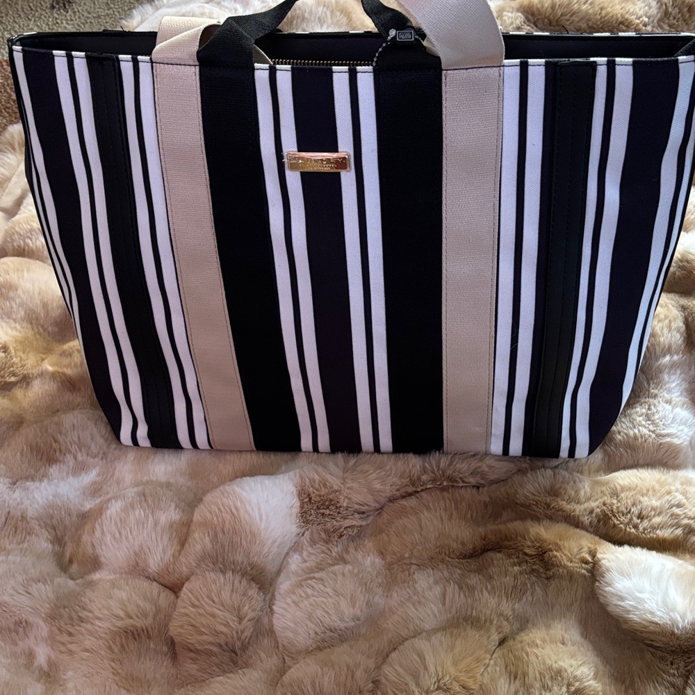 Laundry by Shelli Segal